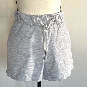 Lululemon On The Fly 2.5" Shorts